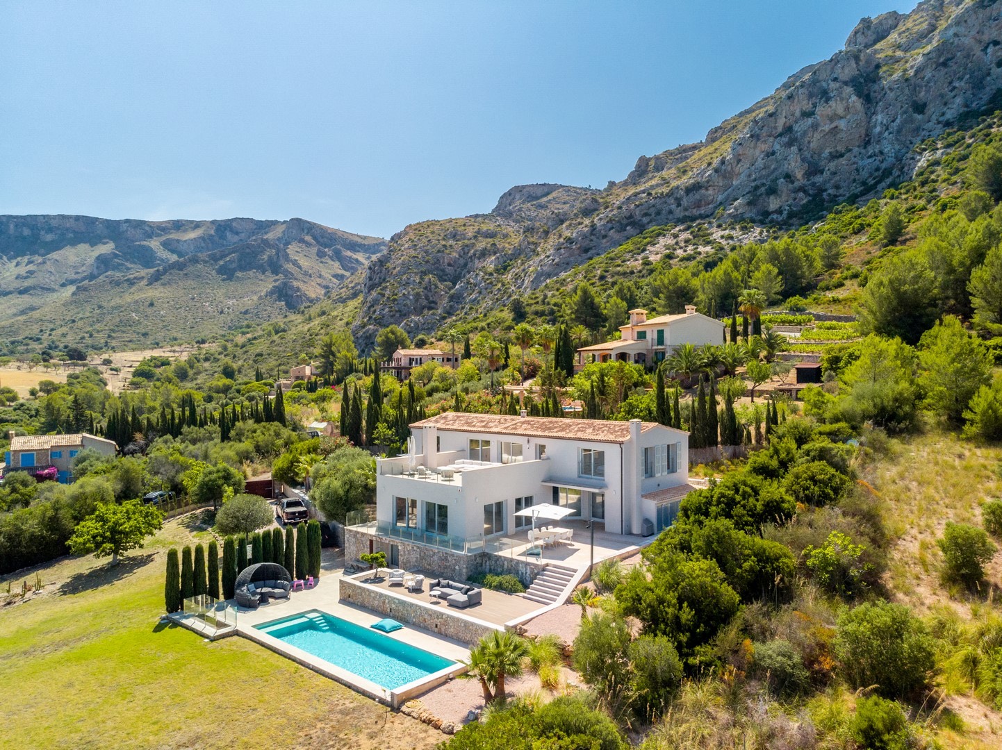 COLONIA DE SANT PERE: Moderne Villa im Premiumsegment mit spektakulärem Meer- und Panoramablick in ruhiger, bevorzugter Lage — Colònia de Sant Pere