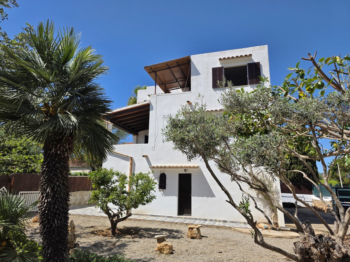 PORTO COLOM: Freistehendes Einfamilienhaus mit viel Potenzial in ruhiger Lage — Porto Colom