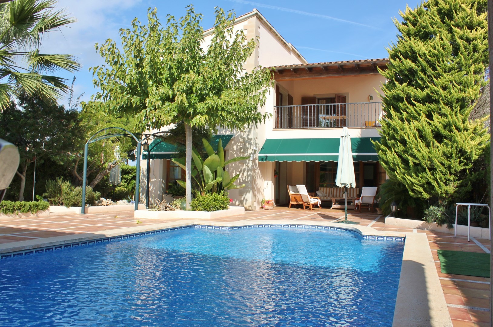 PORTO CRISTO: Exklusive freistehende Villa mit Meerblick und privatem Pool in bevorzugter Wohnlage — Porto Cristo