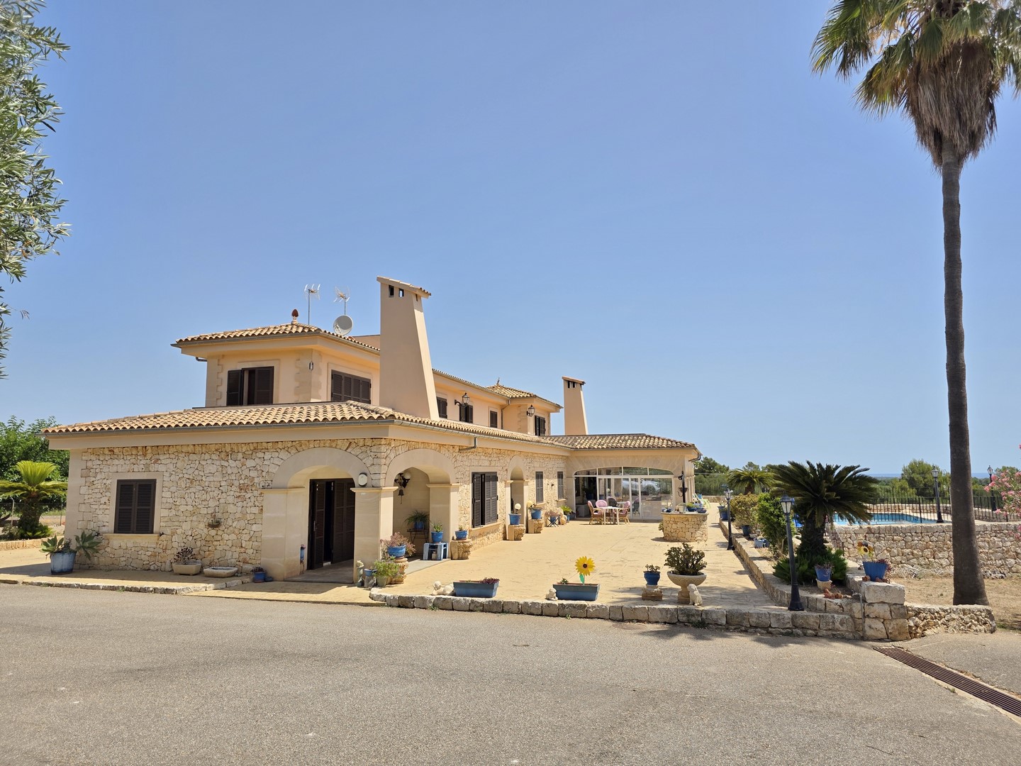 MANACOR: Herrliche Naturstein-Finca mit spektakulärem Meerblick in ruhiger Lage — Manacor