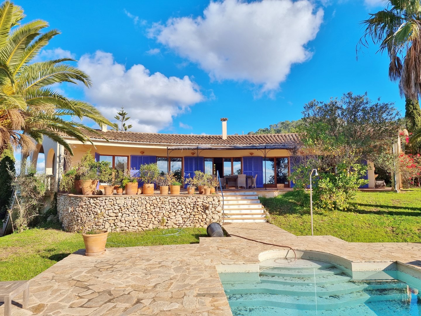 INCA: Moderne Finca mit spektakulärem Panoramablick, separatem Gästehaus und gehobener Ausstattung — Inca