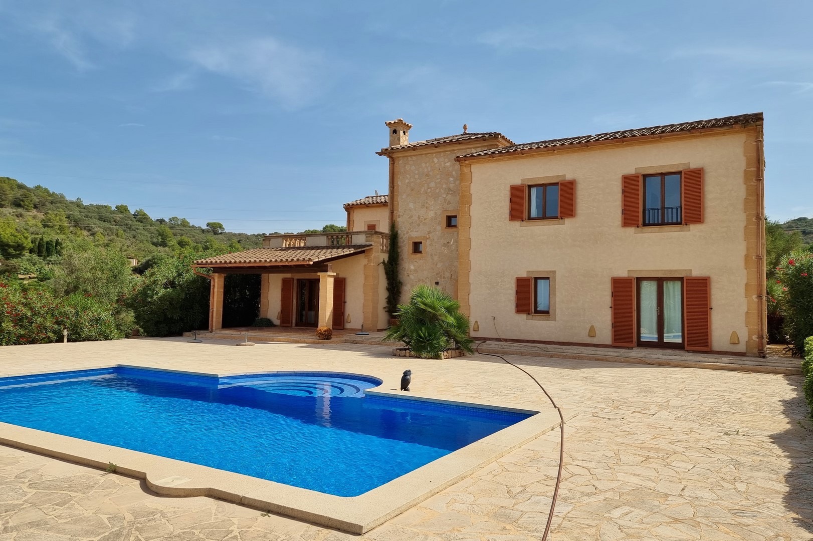 MANACOR: Elegante Finca mit Panoramablick und Pool nahe Manacor — Manacor