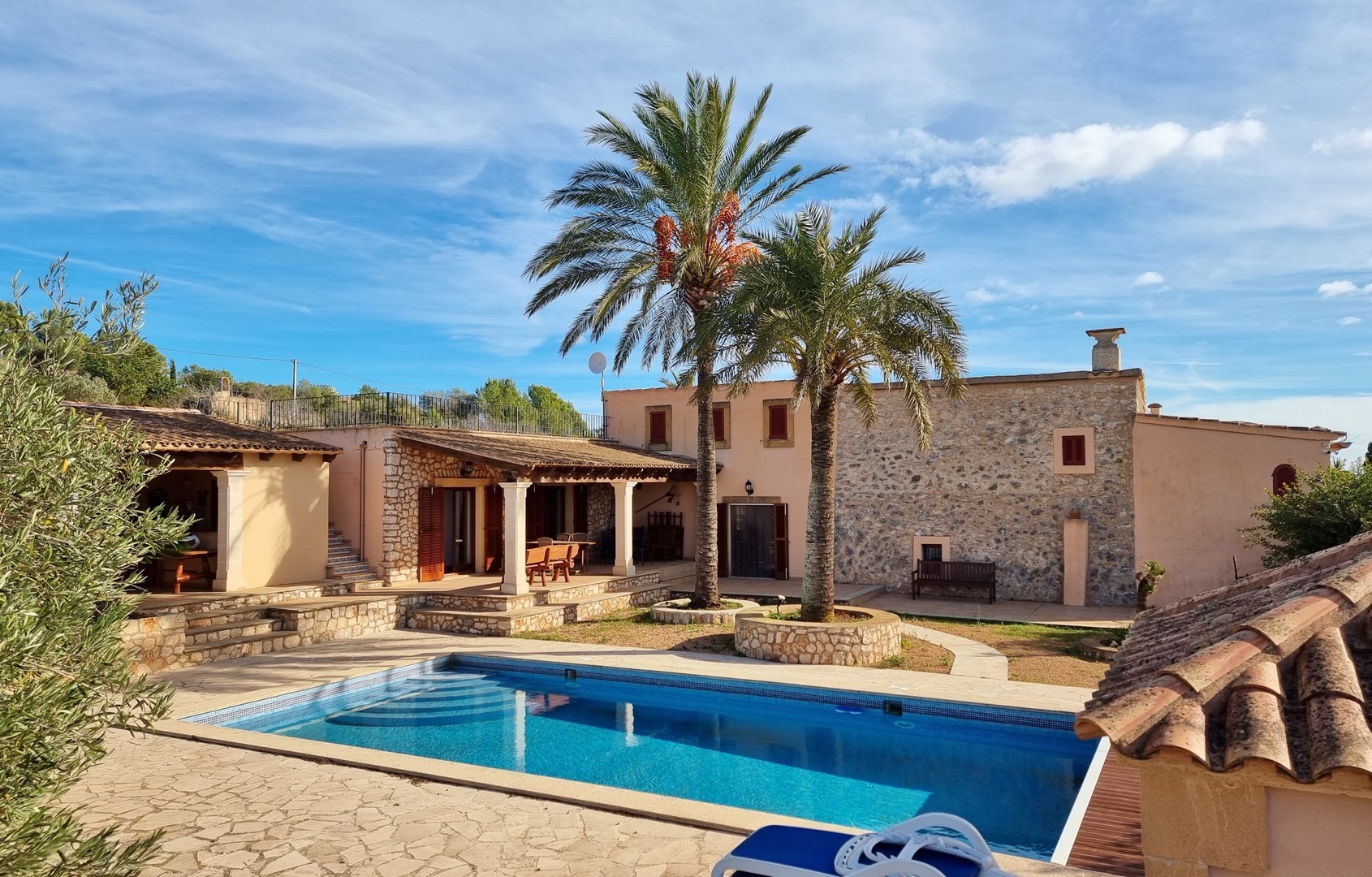 SON MACIA: Herrliche Finca mit schönem Panoramablick, separatem Gästehaus und viel Privatsphäre in ruhiger Lage — Son Macià