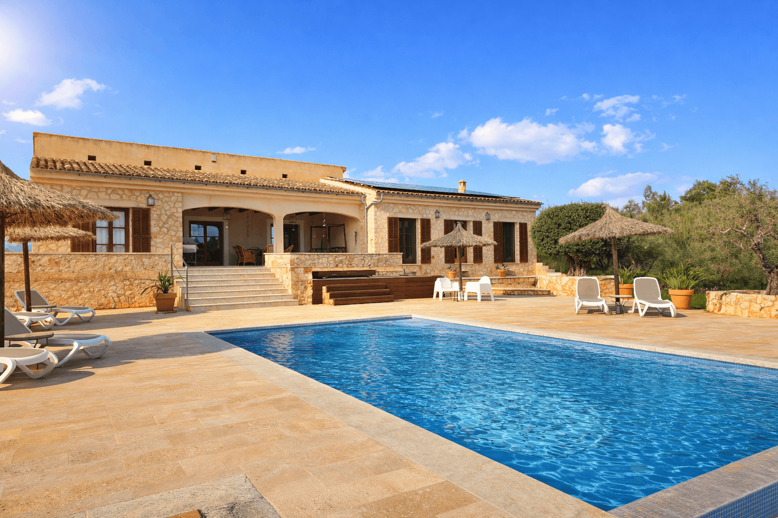 MANACOR: Herrliche Naturstein-Finca mit spektakulärem Panoramablick, Pool und Whirlpool — Manacor